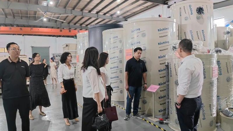 蘇州新一代企業(yè)家商會走進依斯倍 (3)