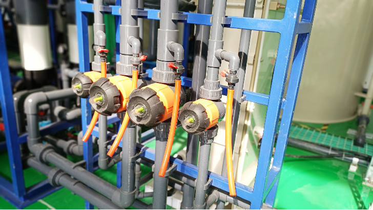 工業廢水為什么要用聚鐵進行絮凝吸附預處理？